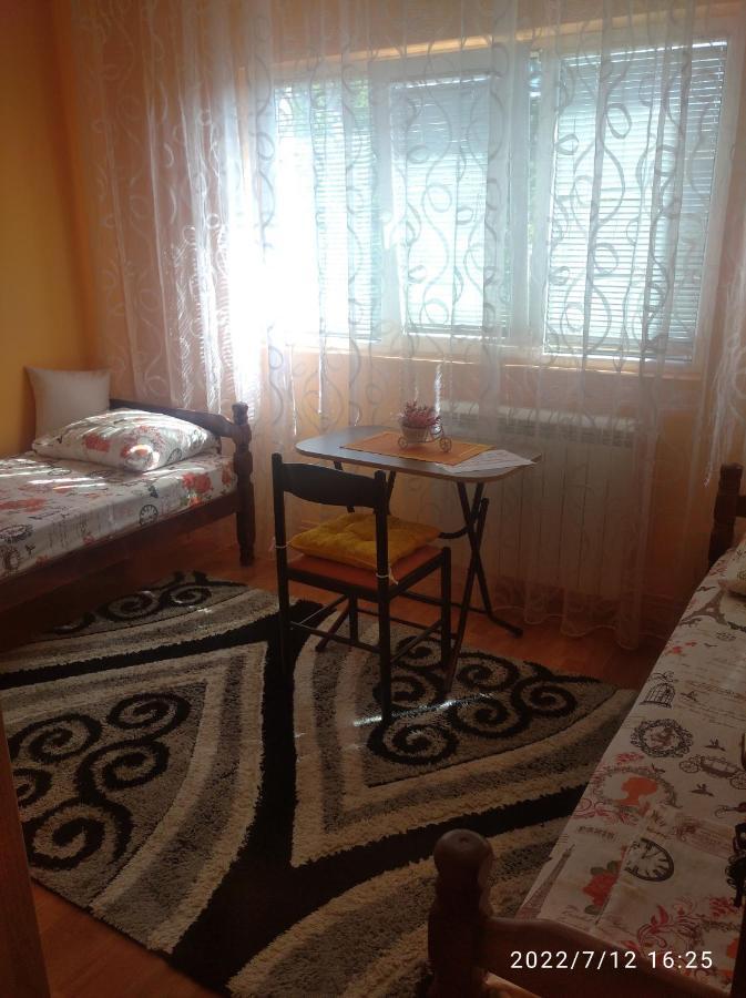 Buric Rooms Никшич Экстерьер фото